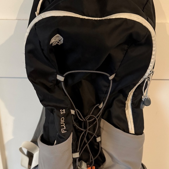 Mountain Hardwear Fluid 12 Backpack - Picture 1 of 2